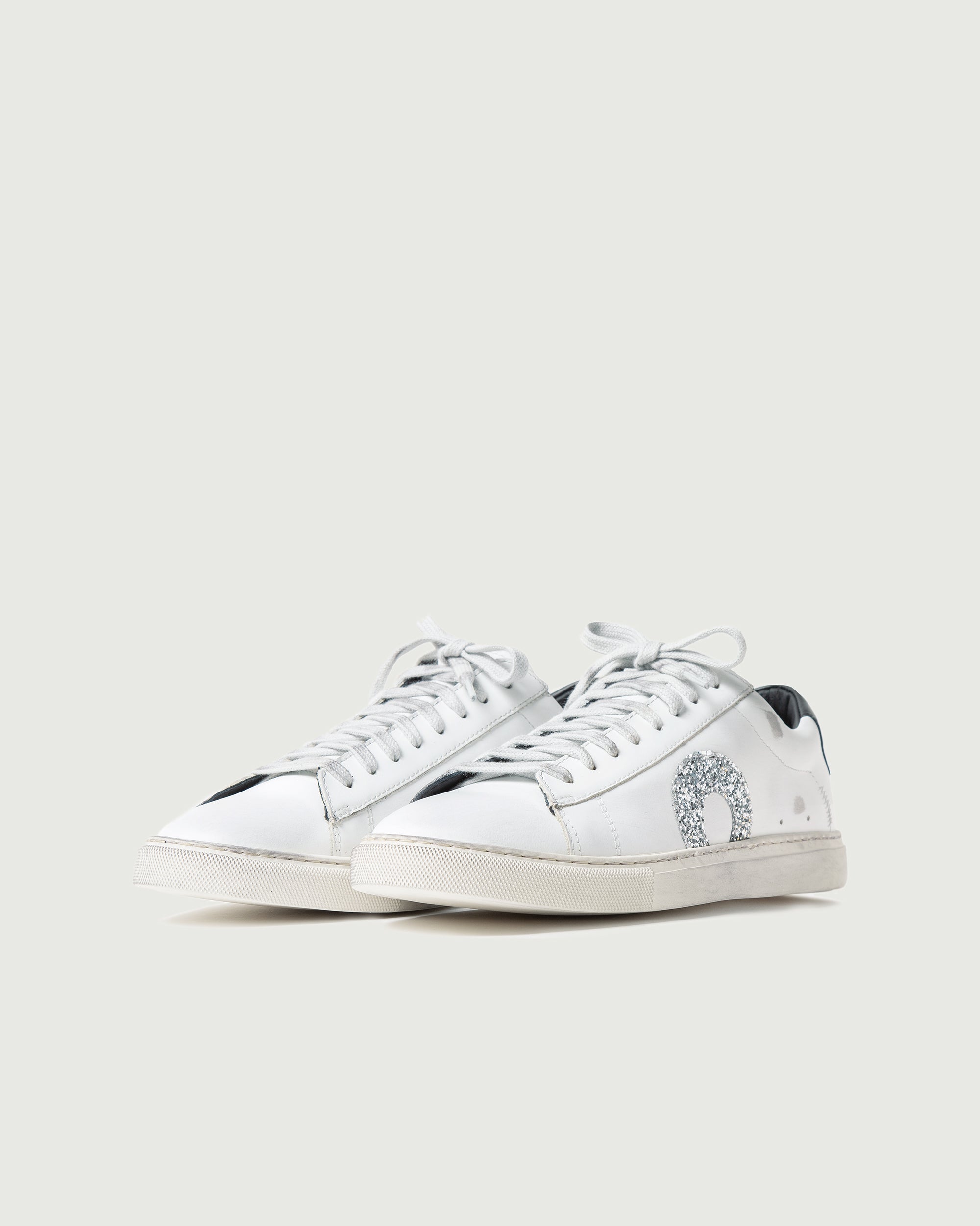 Low 1 | Essential - Image 2